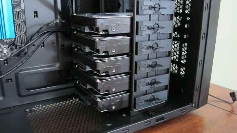 HGST 2TB HDDs installed using mounting tray #1